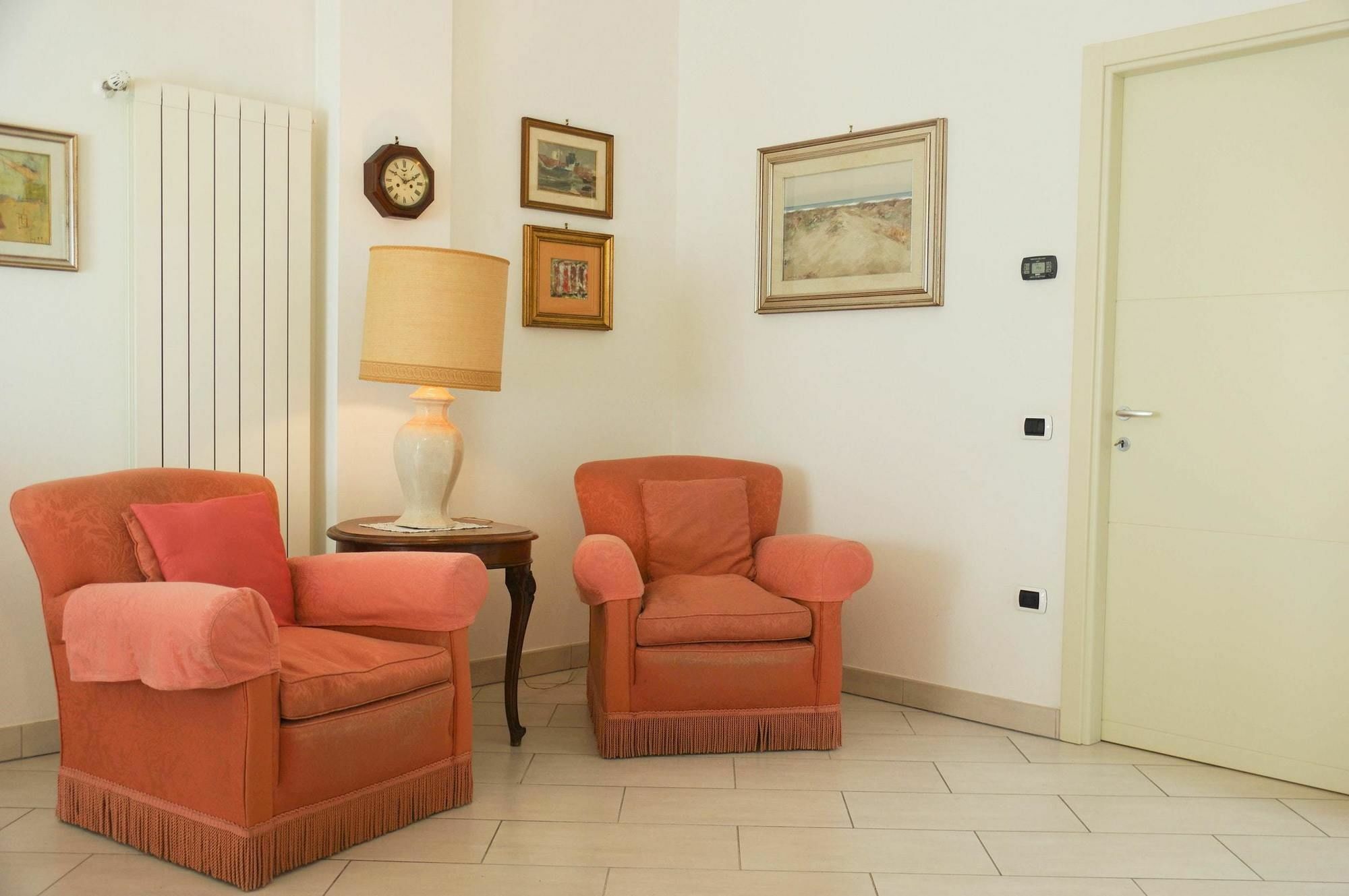 With 2 Bedrooms In Viareggio, With Balcony And Wifi - 300 M *